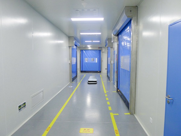 無錫凈化車間防撞復(fù)位拉鏈快速卷簾門插圖 無錫凈化車間防撞復(fù)位拉鏈快速卷簾門插圖